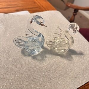 Set of 2 vintage clear glass swan paperweights